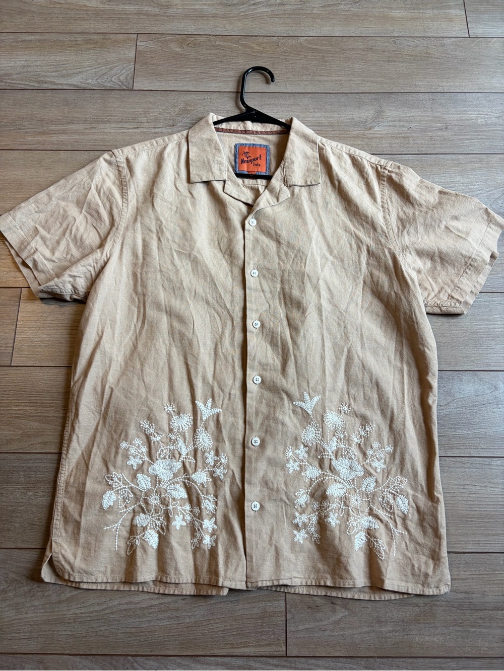Newport Isle Men's Beige Embroidered Short-Sleeve Shirt